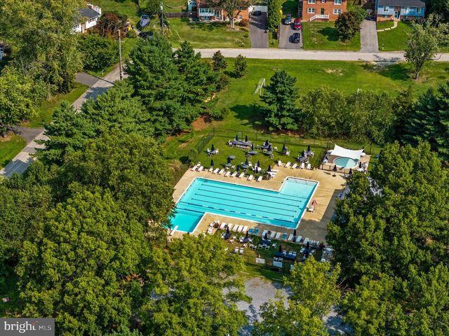 520 HARBOR DR, Annapolis, MD 21403