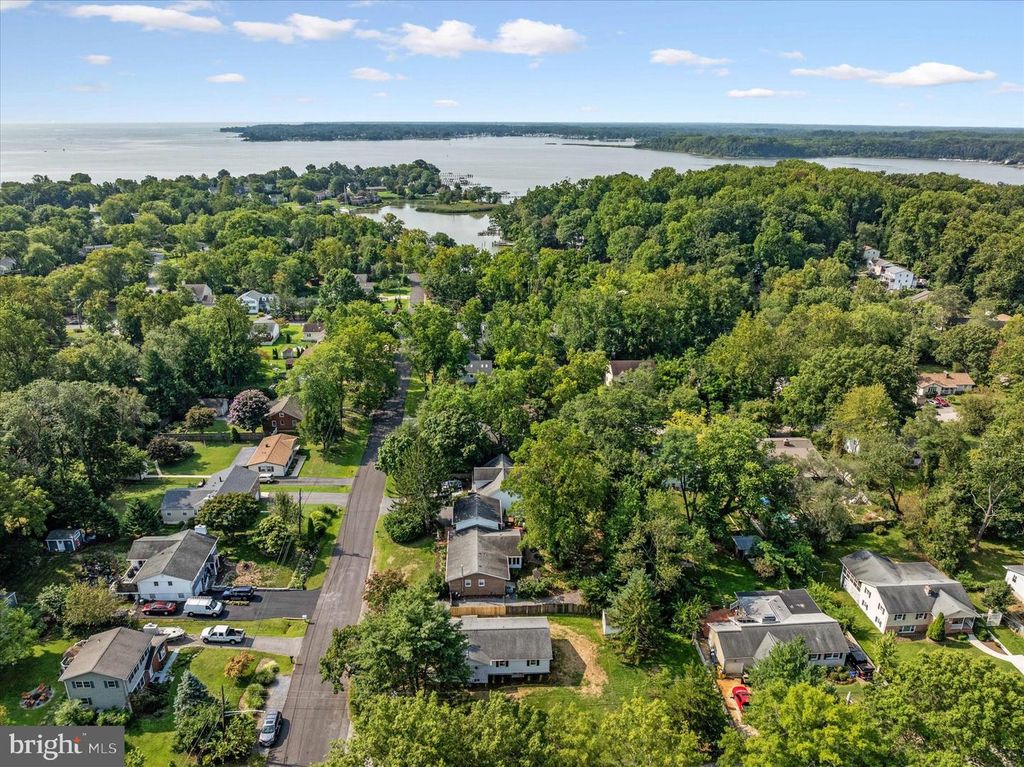 Image 58 of property listing at 520 HARBOR DR, Annapolis, MD 21403