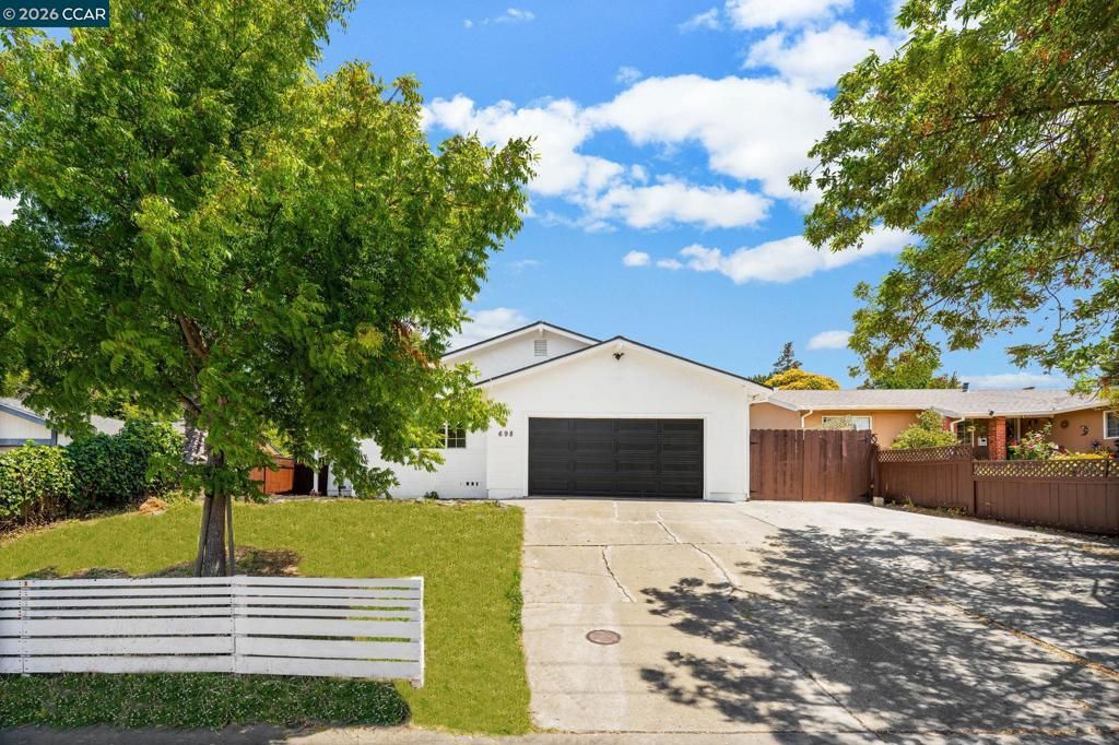Image 1 of property listing at 698 Mini Dr, Vallejo, CA 94589