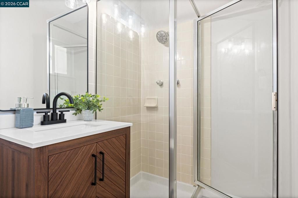 Image 25 of property listing at 698 Mini Dr, Vallejo, CA 94589