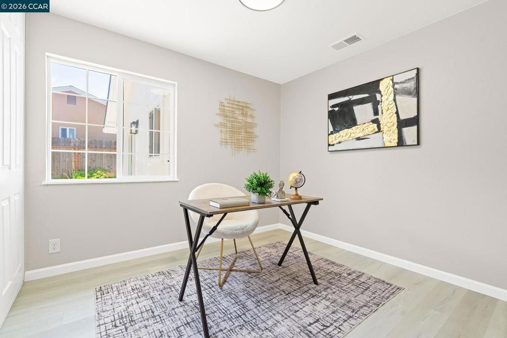 Image 26 of property listing at 698 Mini Dr, Vallejo, CA 94589