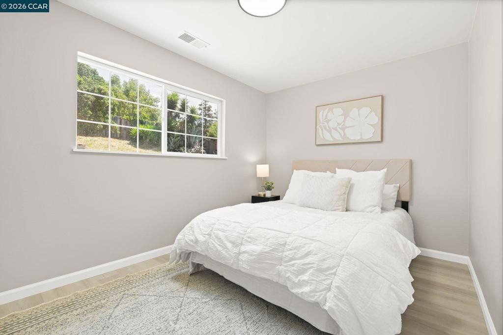 Image 28 of property listing at 698 Mini Dr, Vallejo, CA 94589