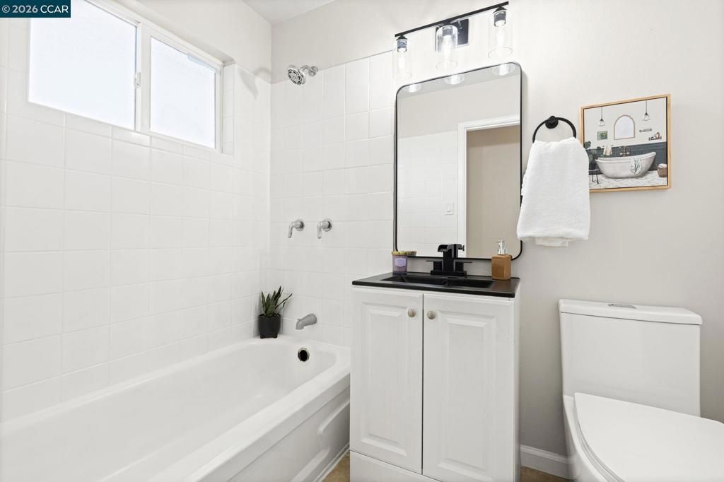 Image 30 of property listing at 698 Mini Dr, Vallejo, CA 94589