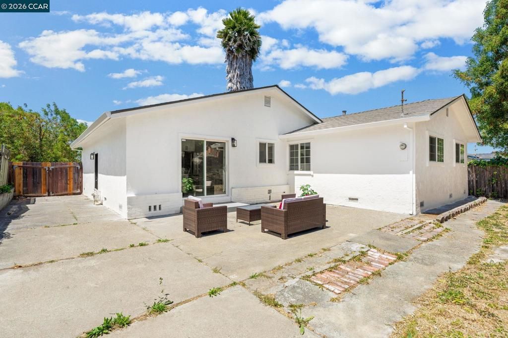 Image 33 of property listing at 698 Mini Dr, Vallejo, CA 94589