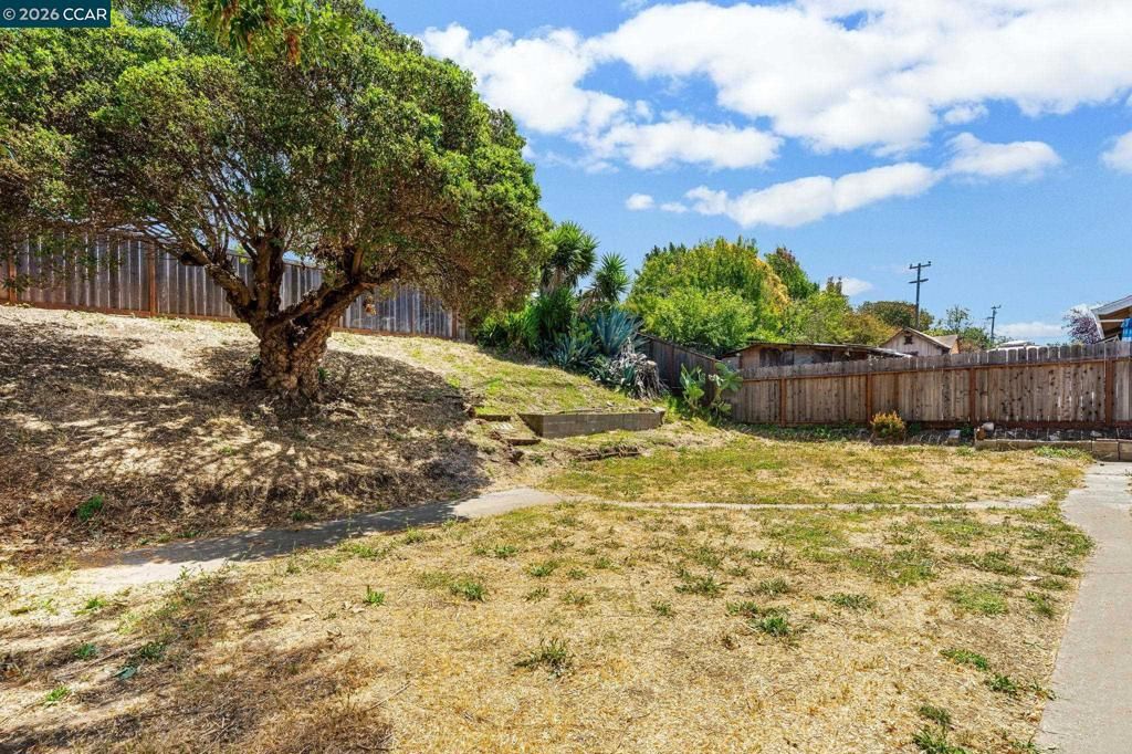 Image 34 of property listing at 698 Mini Dr, Vallejo, CA 94589