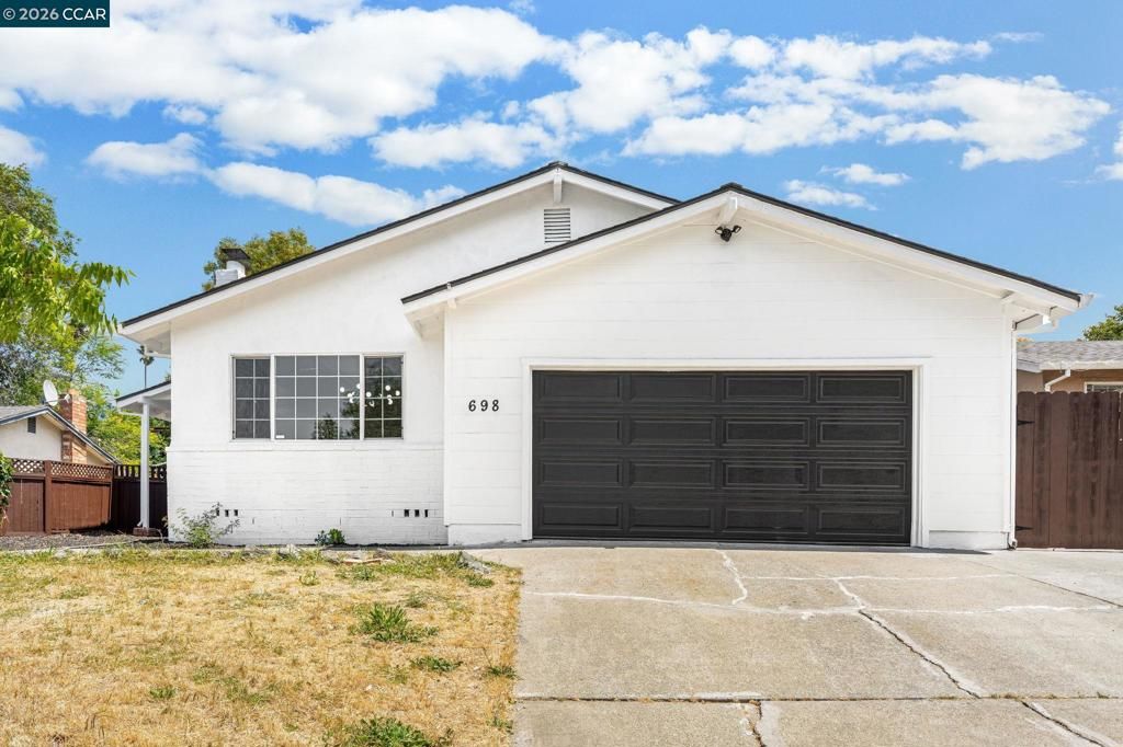 Image 4 of property listing at 698 Mini Dr, Vallejo, CA 94589
