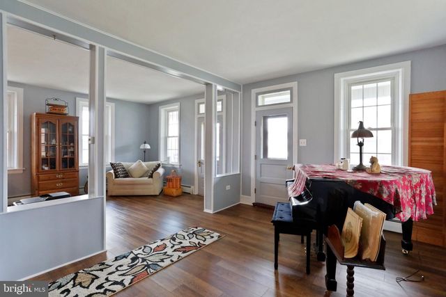 512 W W MAIN STREET ST, Waynesboro, PA 17268