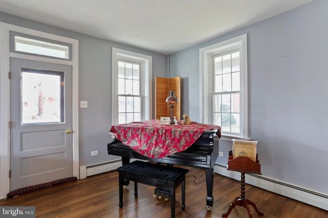 512 W W MAIN STREET ST, Waynesboro, PA 17268