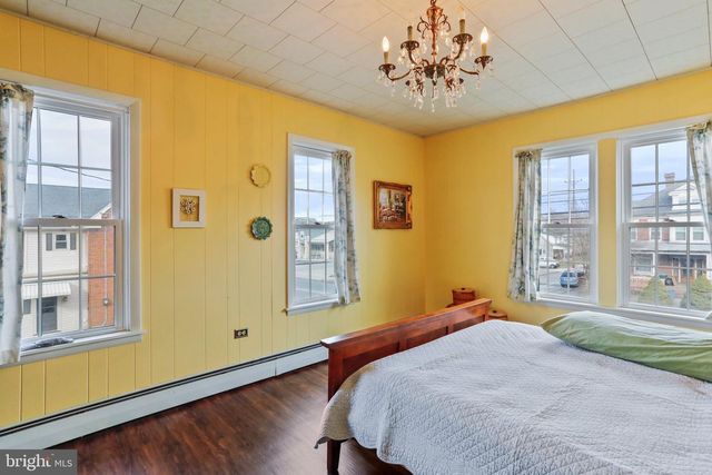 512 W W MAIN STREET ST, Waynesboro, PA 17268