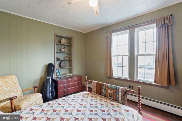 512 W W MAIN STREET ST, Waynesboro, PA 17268