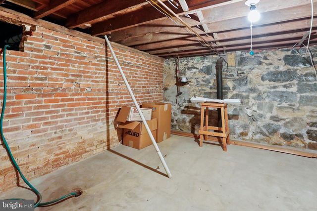 512 W W MAIN STREET ST, Waynesboro, PA 17268