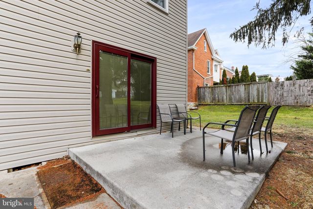 512 W W MAIN STREET ST, Waynesboro, PA 17268