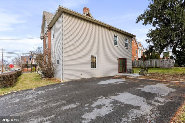 512 W W MAIN STREET ST, Waynesboro, PA 17268