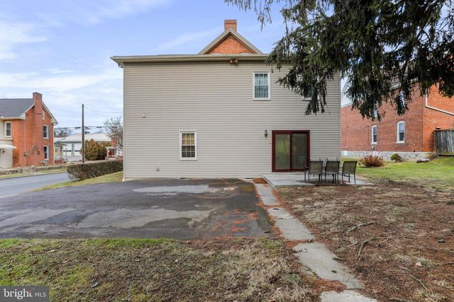 512 W W MAIN STREET ST, Waynesboro, PA 17268