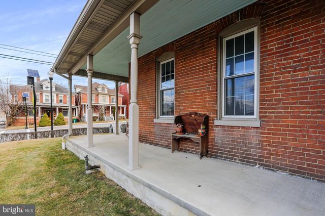 512 W W MAIN STREET ST, Waynesboro, PA 17268