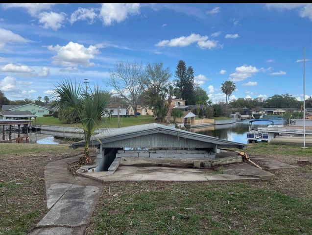 1508 ORANGE AVENUE, Tavares, FL 32778