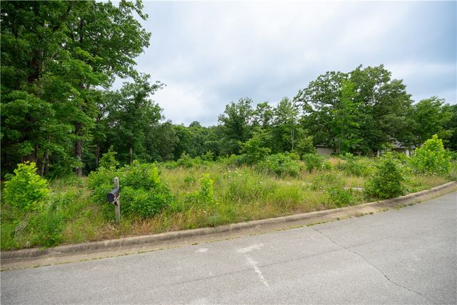 2413 N Quick Fox Avenue, Fayetteville, AR 72704