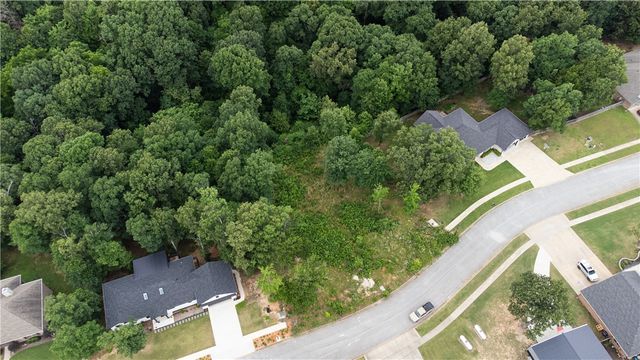 2413 N Quick Fox Avenue, Fayetteville, AR 72704