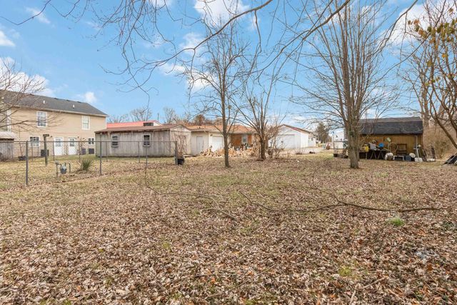 19 S Lucas Street, Junction City, KY 40440