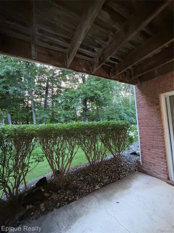 56173 Chesapeake Trail, Shelby Charter Township, MI 48316