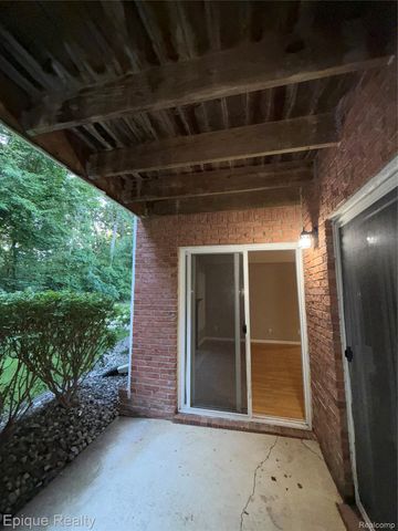 56173 Chesapeake Trail, Shelby Charter Township, MI 48316