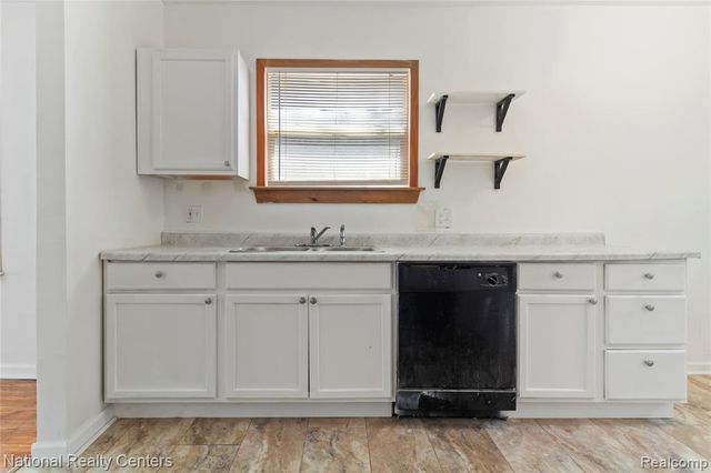 9281 Boleyn Street, Detroit, MI 48224