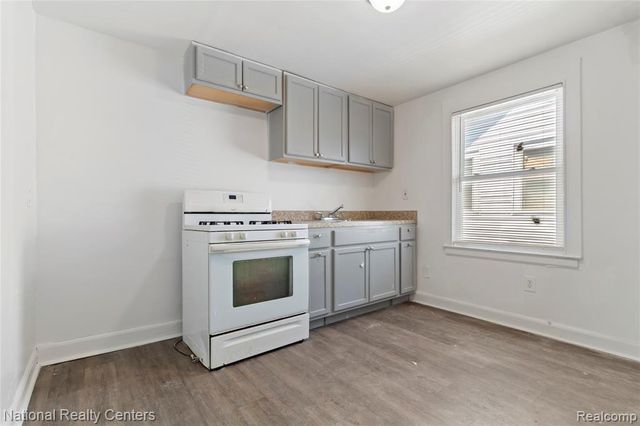 9281 Boleyn Street, Detroit, MI 48224