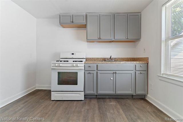 9281 Boleyn Street, Detroit, MI 48224