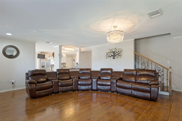 403 Sinclair DR, Spicewood, TX 78669