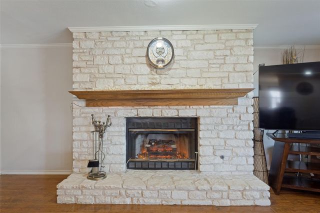 403 Sinclair DR, Spicewood, TX 78669