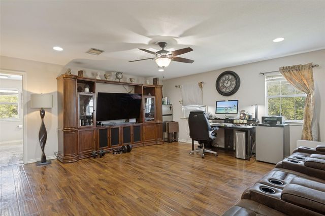 403 Sinclair DR, Spicewood, TX 78669