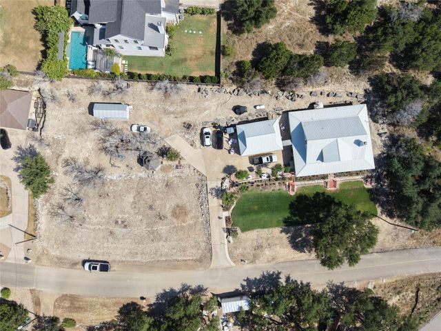 403 Sinclair DR, Spicewood, TX 78669