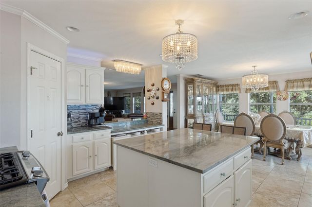403 Sinclair DR, Spicewood, TX 78669