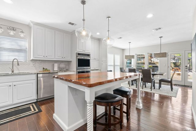 309 E Mistletoe, San Antonio, TX 78212