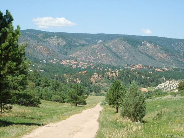 4668 Comanche Dr, Larkspur, CO 80118