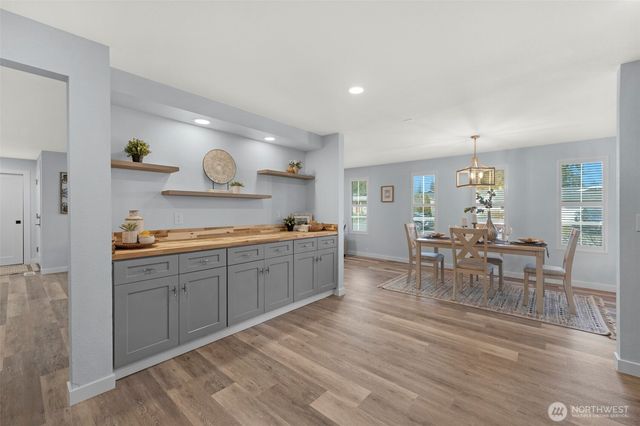 2402 Larlin Drive, Everett, WA 98203