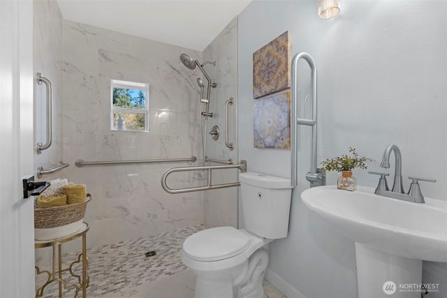 2402 Larlin Drive, Everett, WA 98203