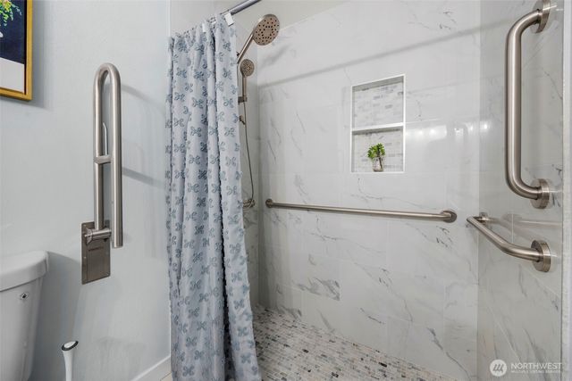 2402 Larlin Drive, Everett, WA 98203