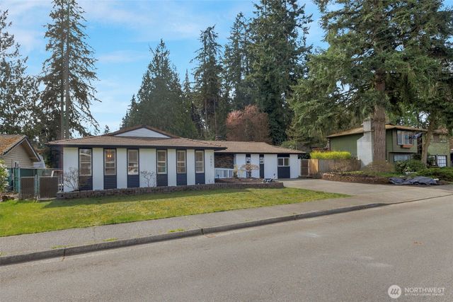 2402 Larlin Drive, Everett, WA 98203