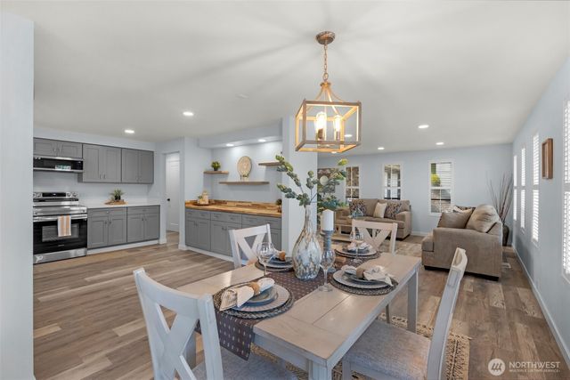 2402 Larlin Drive, Everett, WA 98203