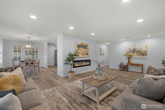 2402 Larlin Drive, Everett, WA 98203