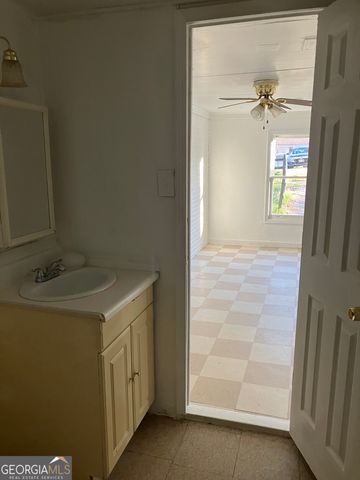 1037 Mountain View Road NW, Conyers, GA 30012