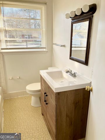 1037 Mountain View Road NW, Conyers, GA 30012