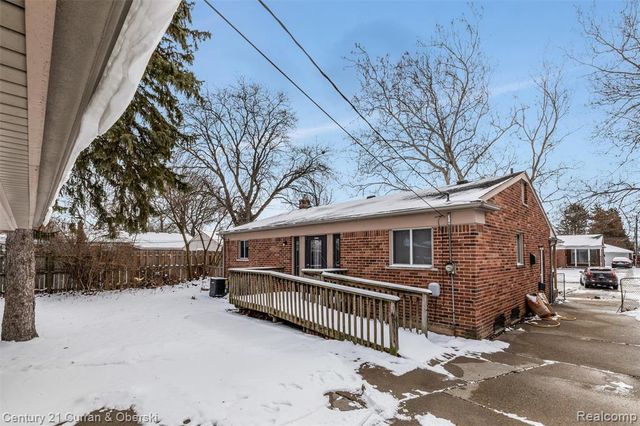 26752 Midway Street, Dearborn Heights, MI 48127