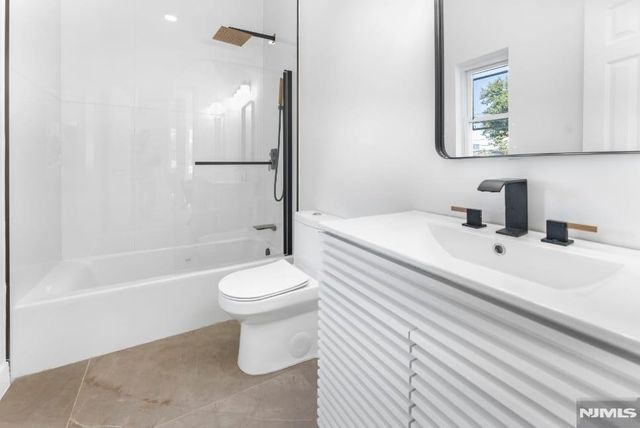 437 Bramhall Avenue, Jersey City, NJ 07304