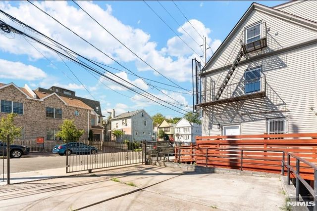 437 Bramhall Avenue, Jersey City, NJ 07304