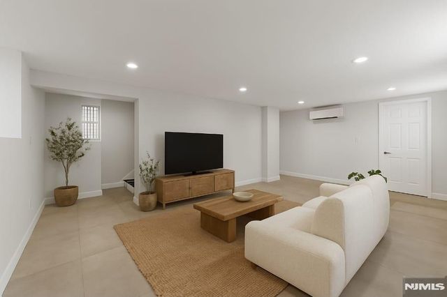 437 Bramhall Avenue, Jersey City, NJ 07304