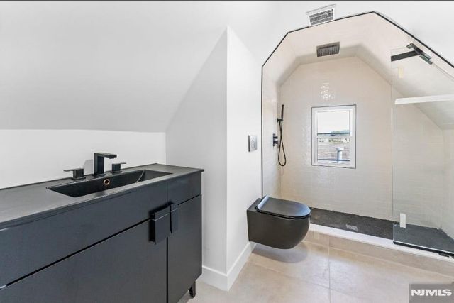 437 Bramhall Avenue, Jersey City, NJ 07304