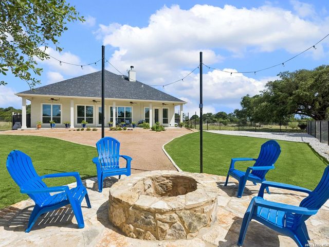 109 Serapia Garza, Blanco, TX 78606