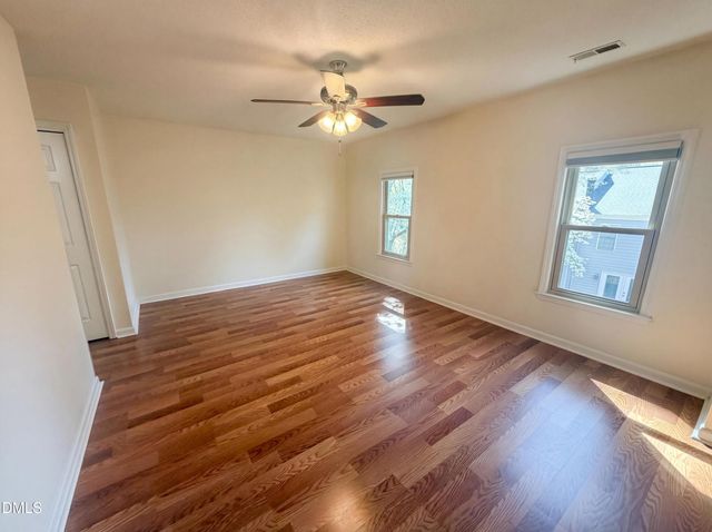 5621 Split Oak Way, Raleigh, NC 27609